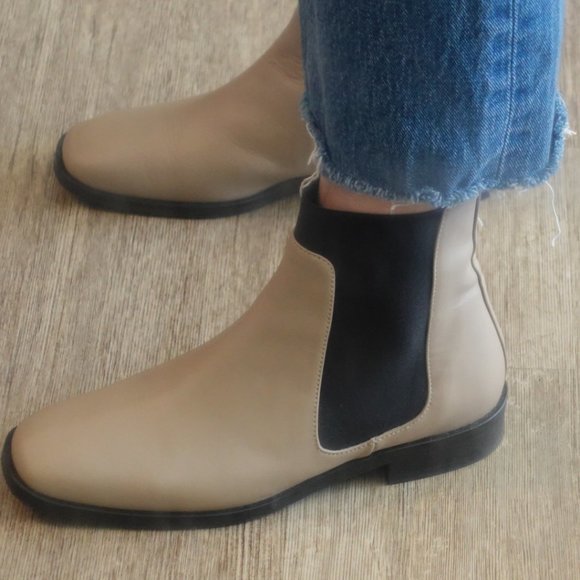The Italian Leather Square Toe Chelsea Boot - Picture 5 of 7